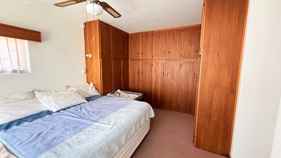 To Let 3 Bedroom Property for Rent in Heiderand Western Cape
